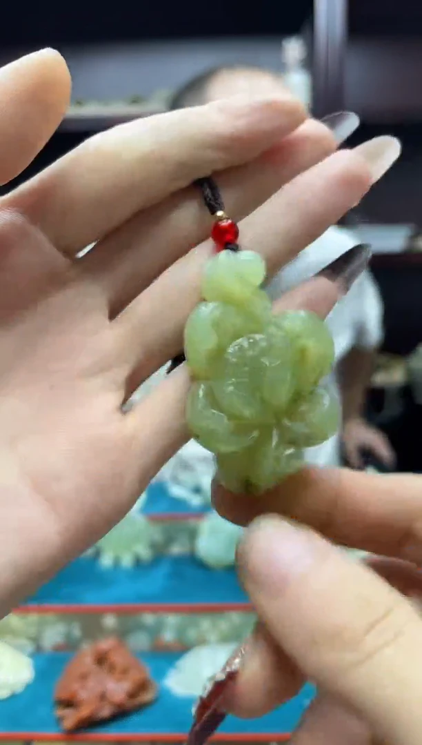 未镶嵌岫玉吊坠·