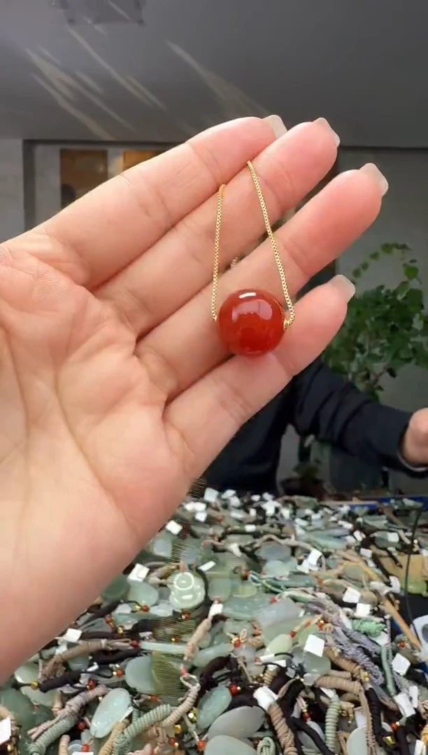 颈饰未镶嵌南红玛瑙拍一发一多样性发货