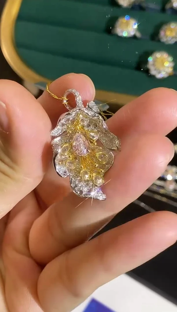 18K金镶嵌吊坠钻石钟****3111