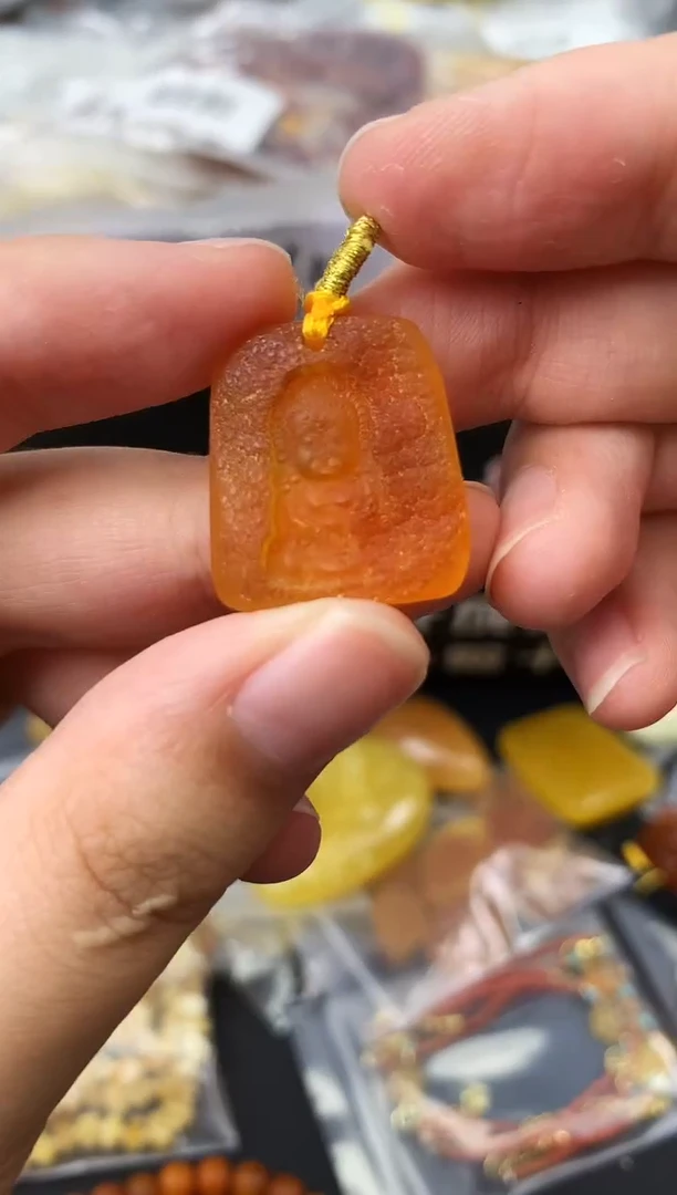 蜜蜡未镶嵌珠宝奇石98