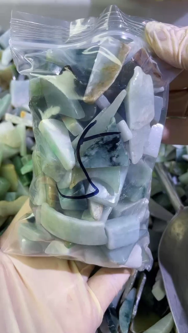 【闪购商品】翡翠颈饰未镶嵌天然翡翠中号500克5