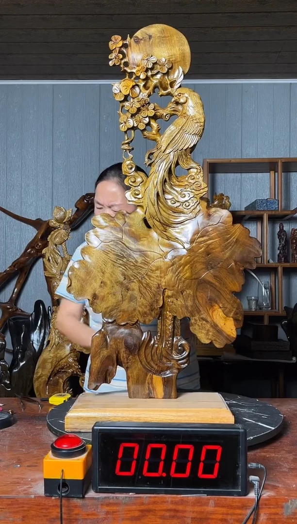 金丝楠何*俊锦上添花摆件