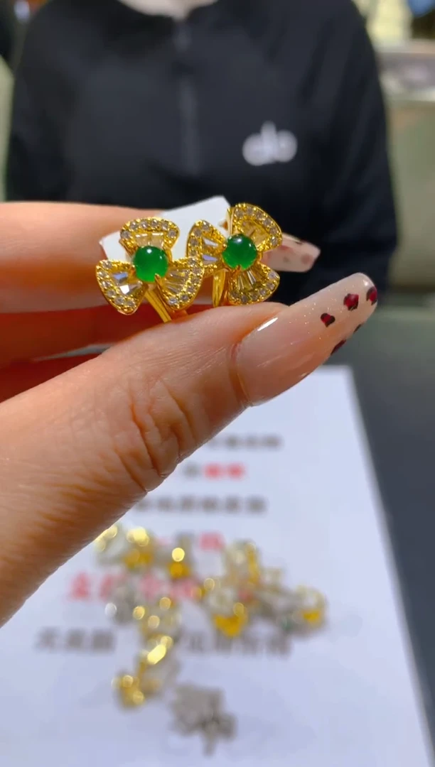 未镶嵌翡翠耳饰多样性发一