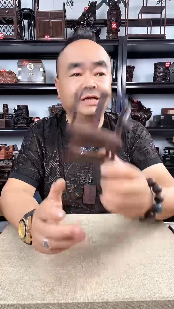 木鸡翅木圈椅老李红木工艺品