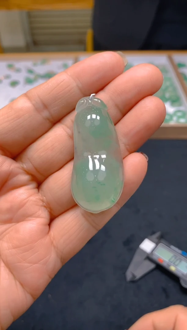 【闪购商品】石英质玉吊坠(赠链)未镶嵌冰美人A货非洲翠，冰种