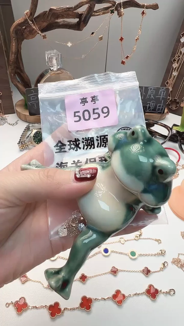 ꧁****꧂华禄甄选阁亭亭店