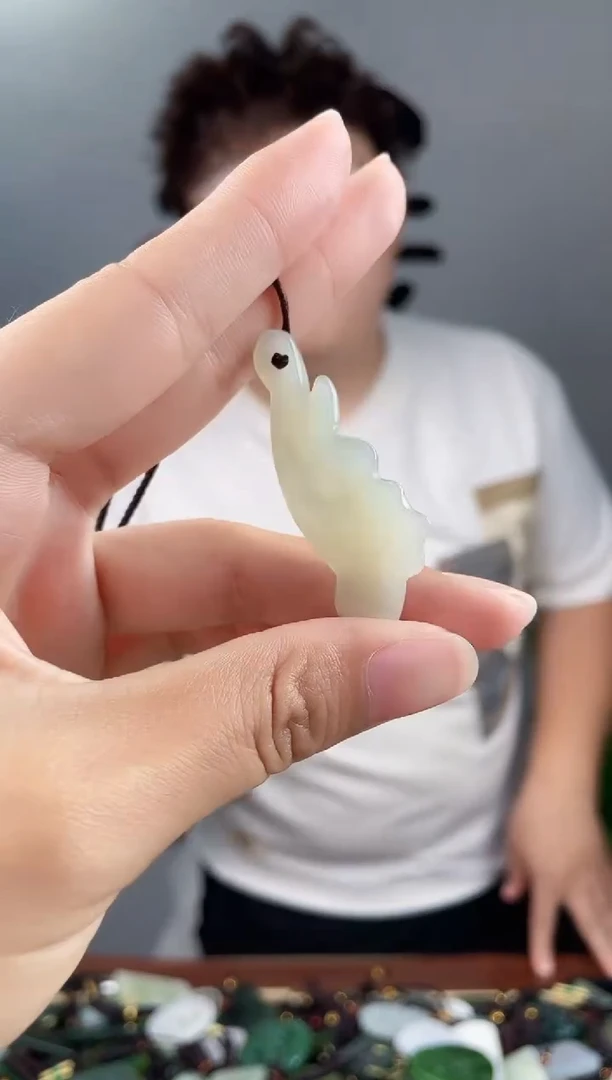 和田玉未镶嵌颈饰拍一发一，多样性发货