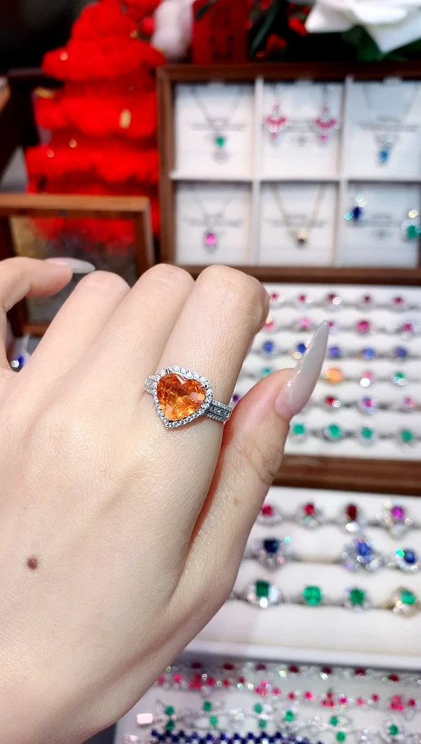 18K金镶嵌戒指石榴石（芬达石）3.93ct/天然宝石/七天无理由