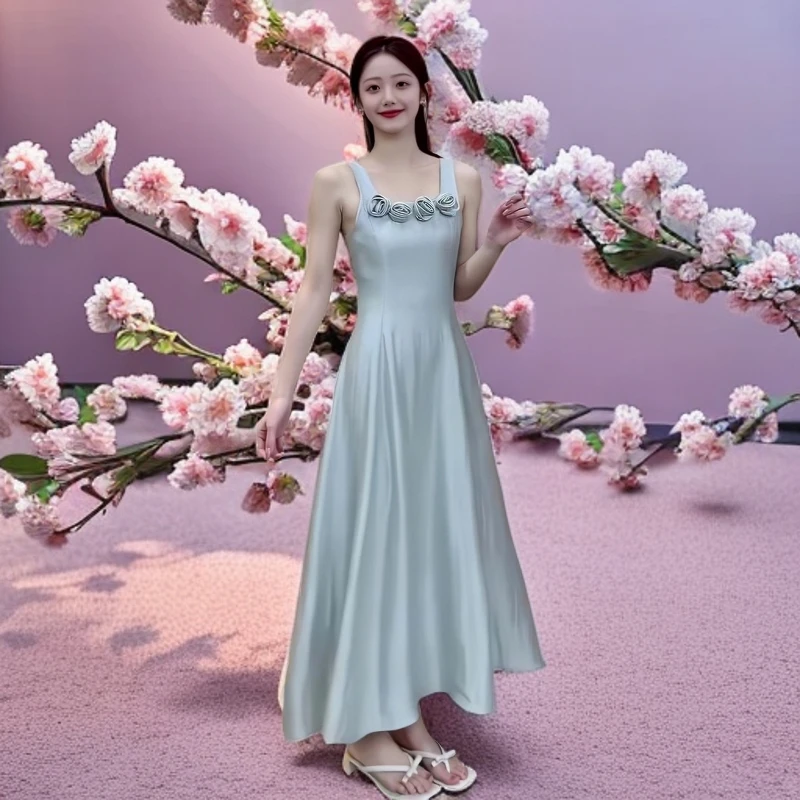 VOCKOO官方秋季新款赫本风裙子高级感小众收腰立体花朵气质吊带连