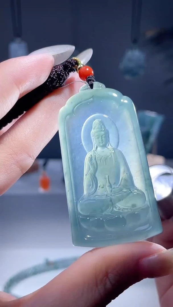 颈饰未镶嵌翡翠观音