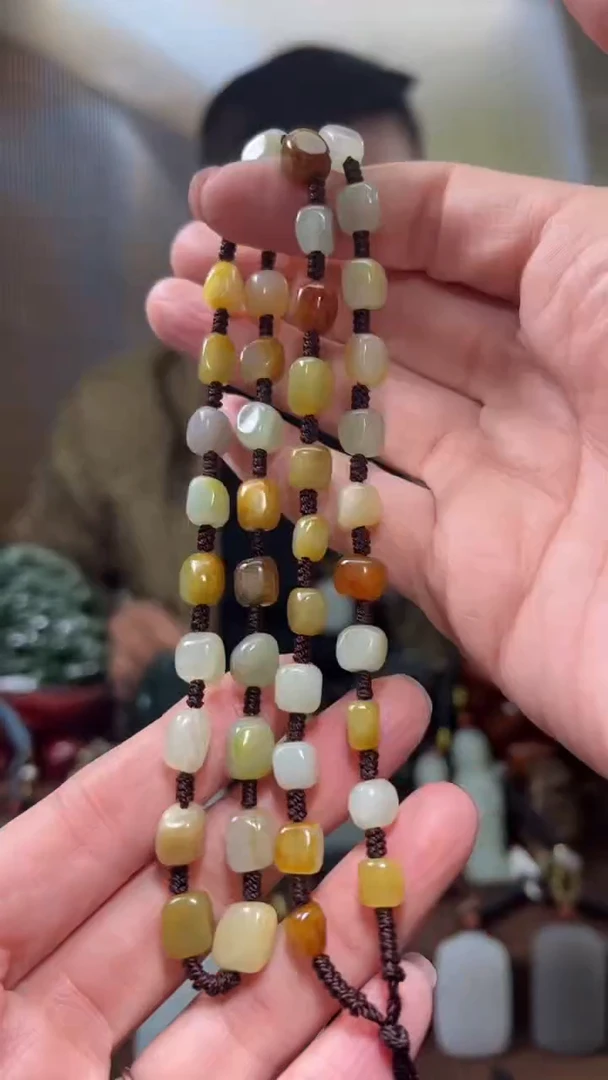 颈饰未镶嵌和田玉·