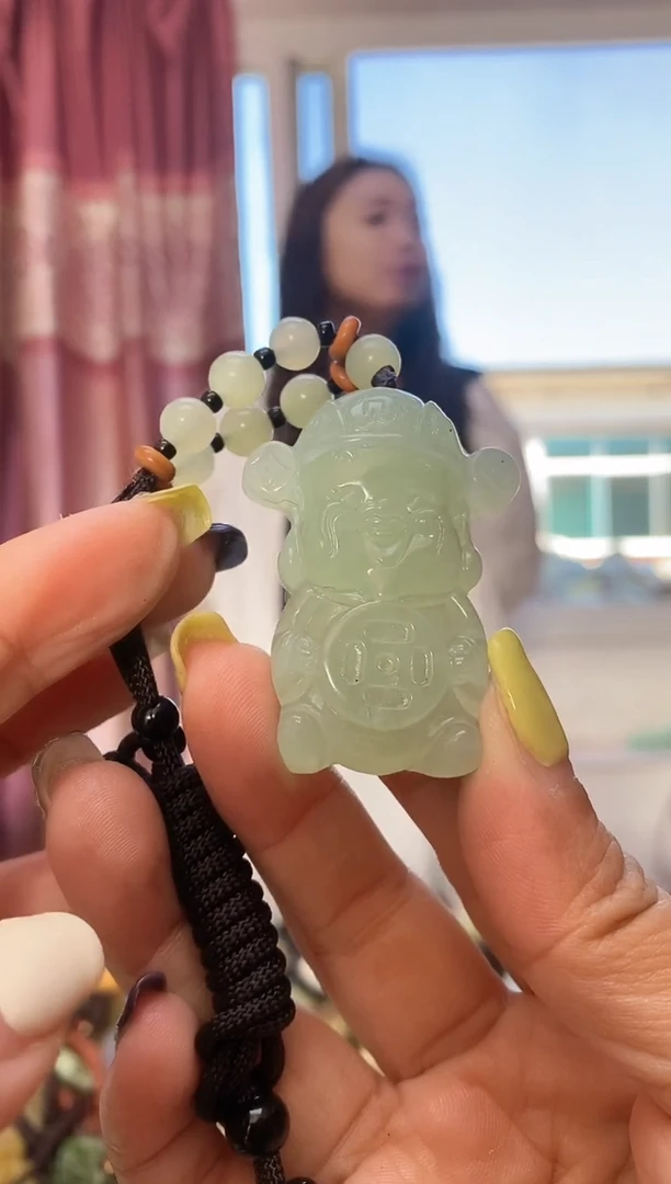 未镶嵌岫玉吊坠