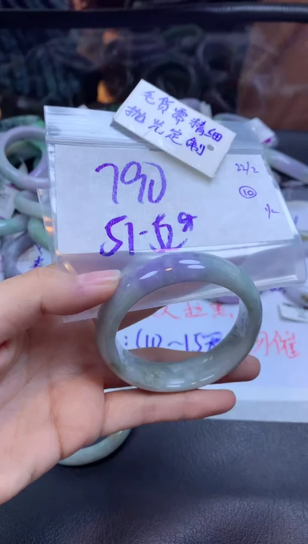 【闪购商品】定制翡翠未镶嵌手镯毛货需精细抛光+多人+790元