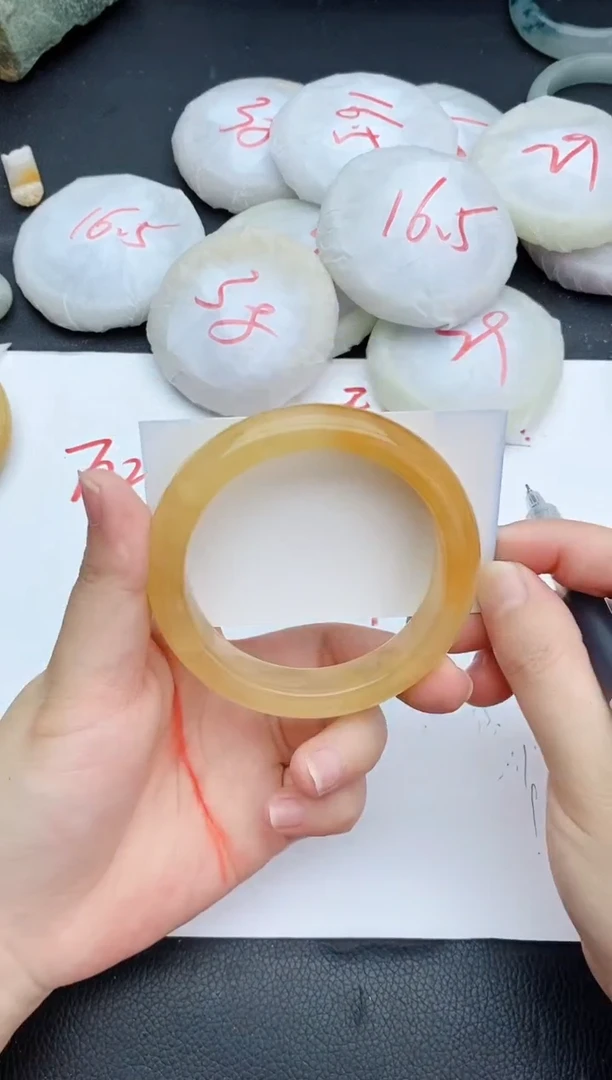 石英质玉手镯未镶嵌332+60.6