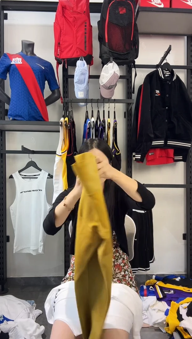 131  ·编码 瑕疵款以直播间过款为准 尺码