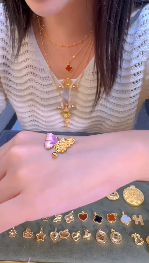 繁花蝴蝶吊坠2.62g（多样性发货）