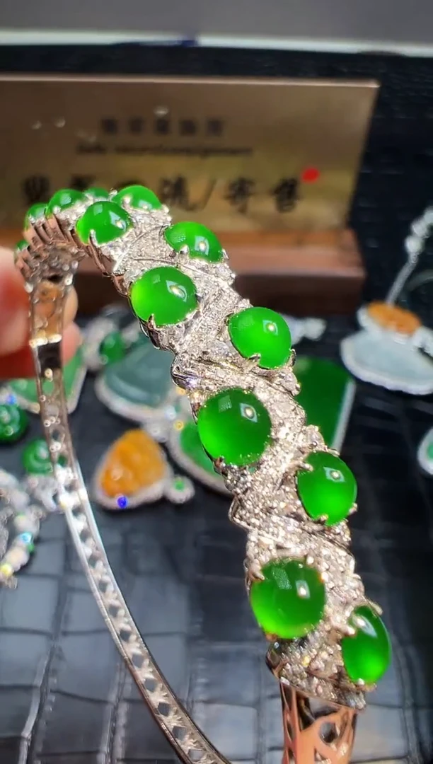 【闪购商品】翡翠手镯18K金镶嵌翡翠回流