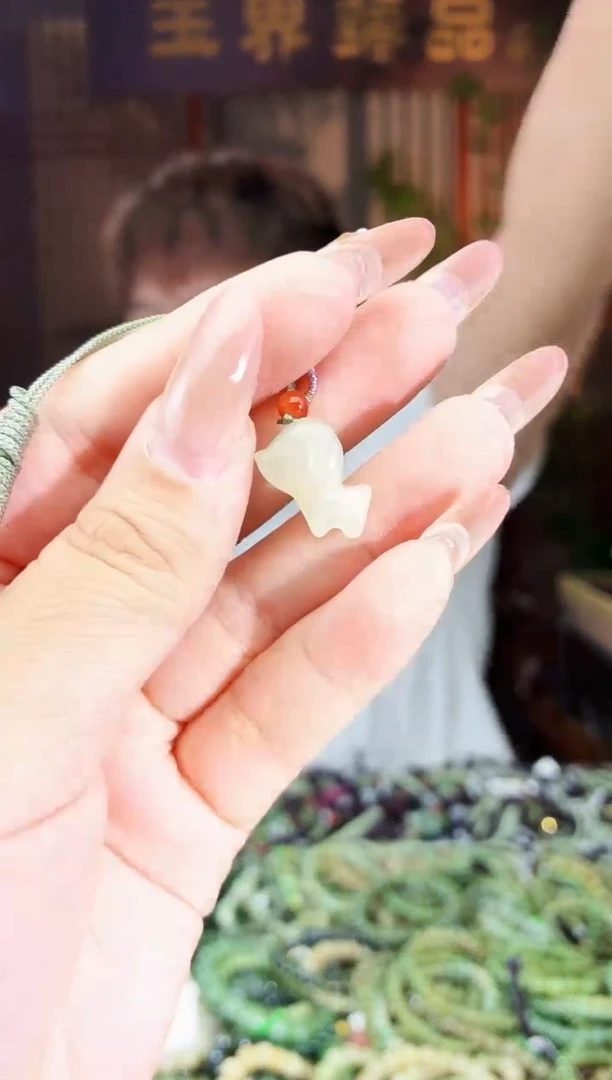 和田玉未镶嵌颈饰拍一发一