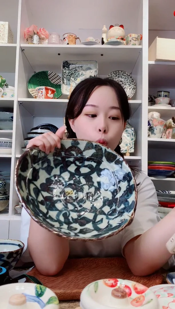 陶瓷【新品】章鱼唐草三足大钵26cm