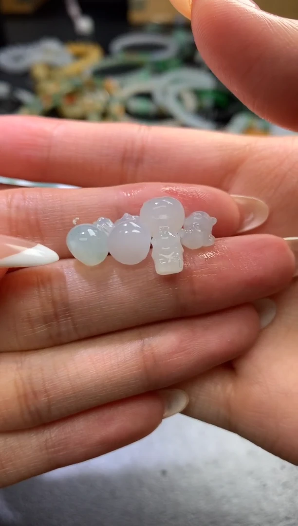 未镶嵌定制翡翠毛货