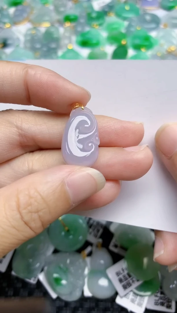 翡翠18K金镶嵌颈饰天然A货翡翠