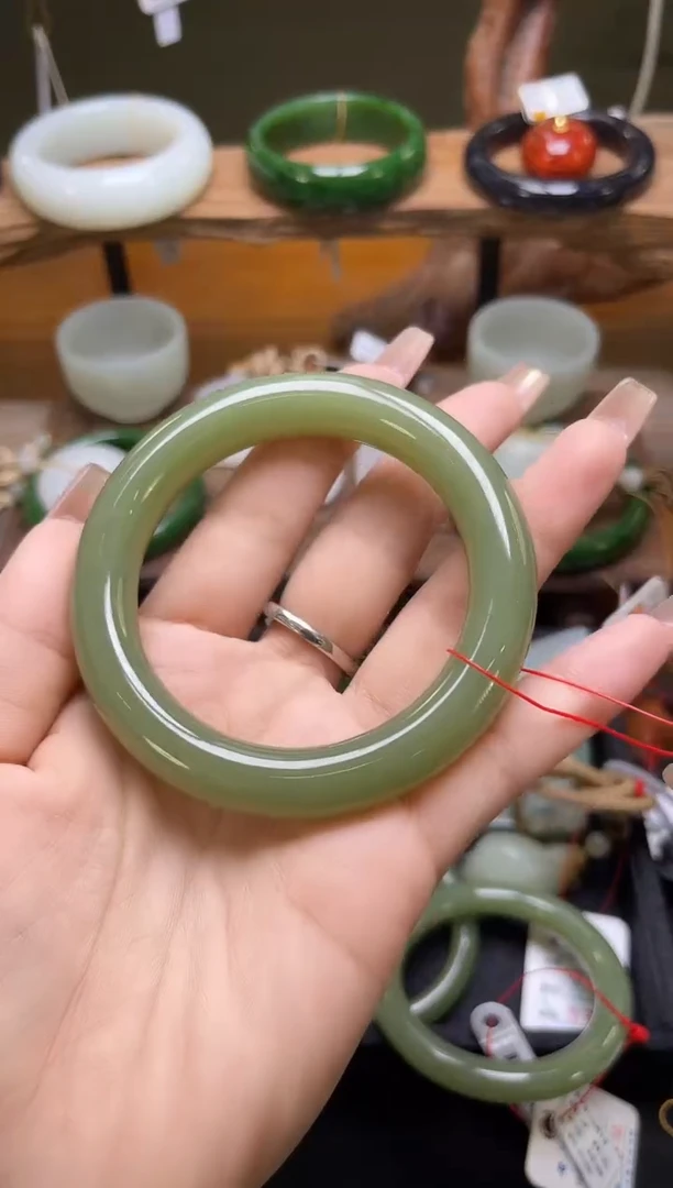 未镶嵌手镯和田玉若羌黄口 56圈 9015437