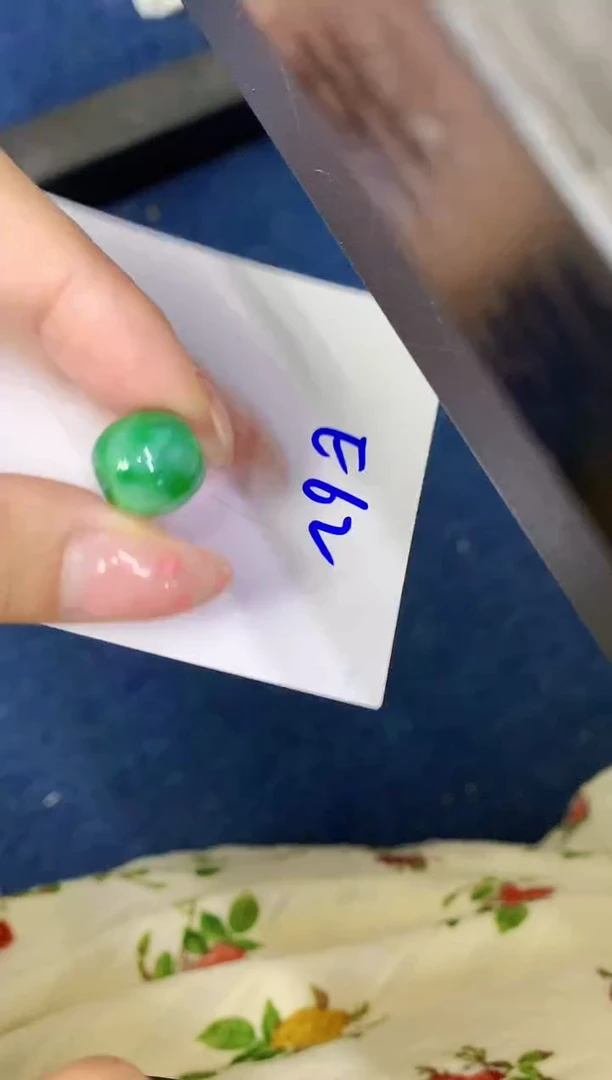 翡翠未镶嵌颈饰缅甸天然翡翠A货
