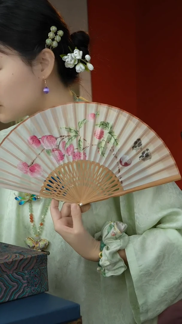 刺绣非遗苏绣手绘团扇