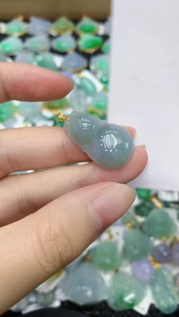 翡翠18K金镶嵌颈饰111111111