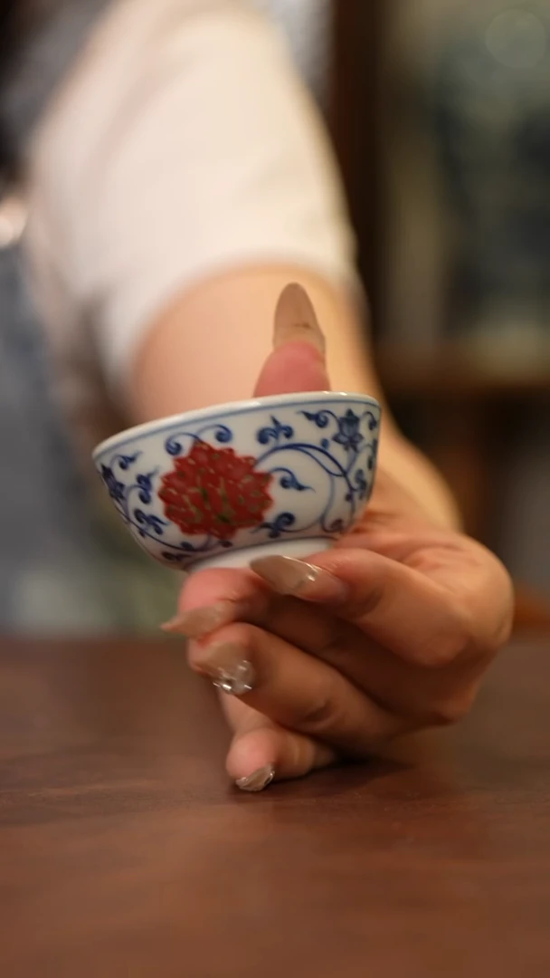 和然窑釉里红一口杯