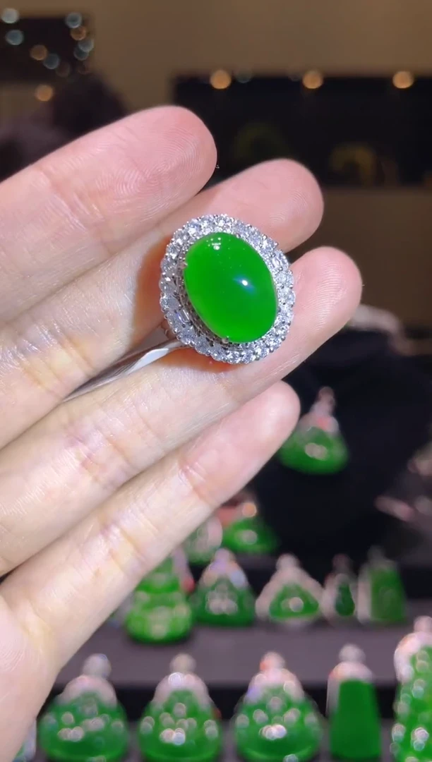 【闪购商品】翡翠吊坠(赠链)18K金镶嵌A39