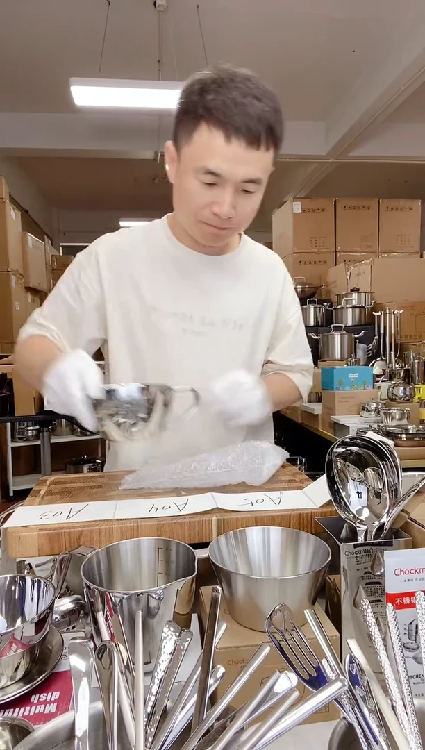 A02 微瑕卓德铭莲花杯（使用）