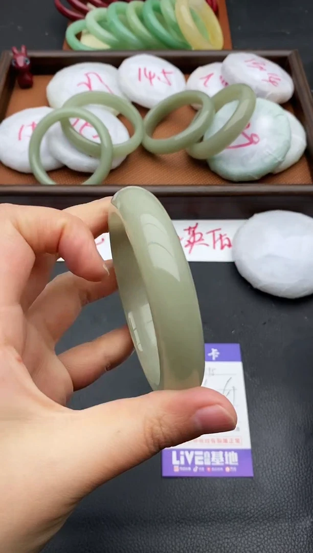 未镶嵌手镯石英质玉195+60/61