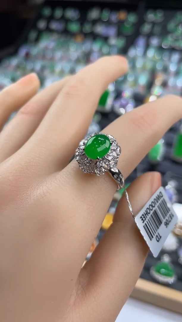 18K金镶嵌戒指翡翠ZHG01129-10