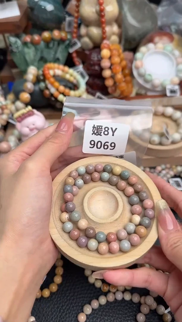 【闪购商品】石英质玉未镶嵌手链8Y9069