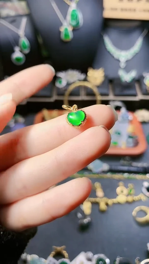 【闪购商品】翡翠吊坠(不含链)银S925镶嵌小提留