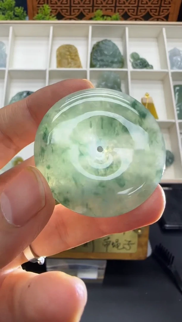 翡翠挂件未镶嵌A货翡翠多样性孤品