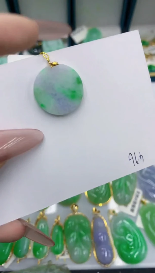 颈饰18K金镶嵌翡翠111111