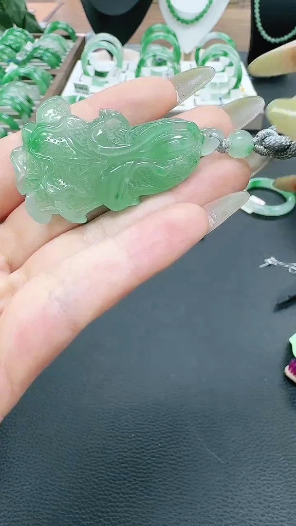 未镶嵌1石英质玉（非洲翠）/8764
