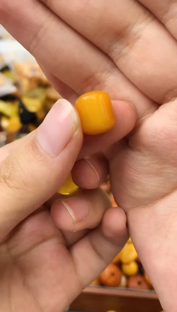 未镶嵌琥珀珠宝奇石205