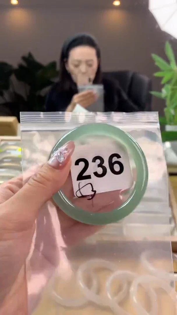 【闪购商品】玛瑙/玉髓手镯未镶嵌236