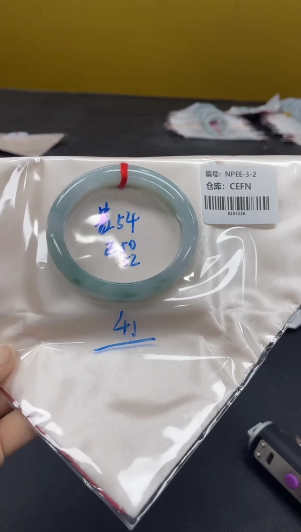 未镶嵌手镯翡翠翡翠手镯