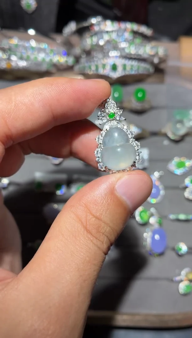 颈饰银S925镶嵌翡翠 全量