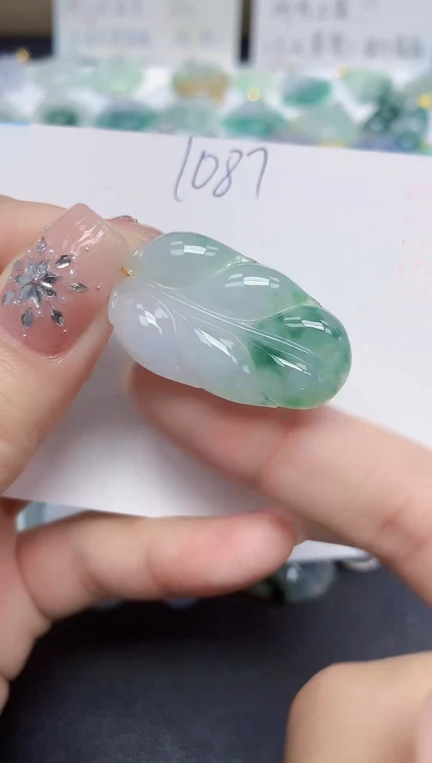 颈饰18K金镶嵌翡翠天然缅甸翡翠A货翡翠百元以上9元证书费自理