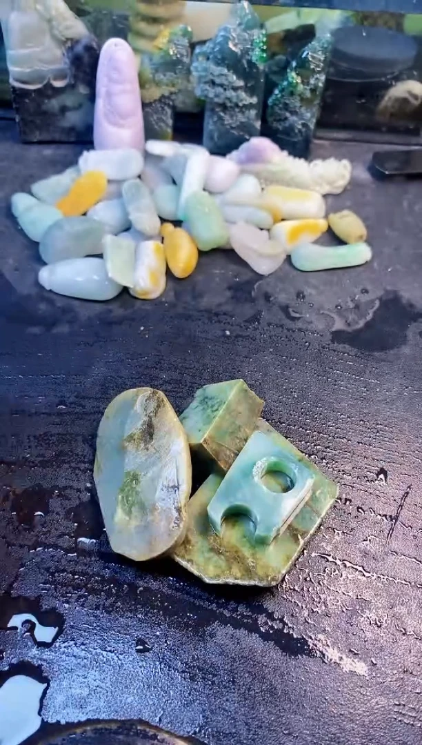 颈饰未镶嵌翡翠天然翡翠059