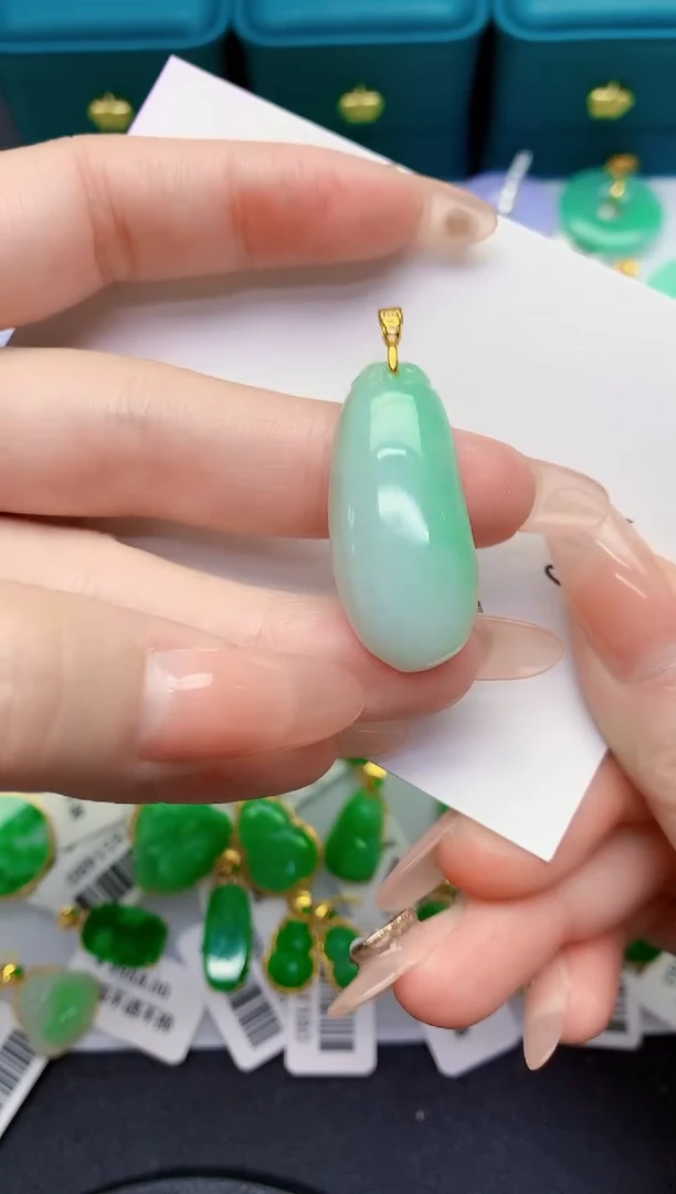 颈饰未镶嵌翡翠缅甸天然翡翠A货