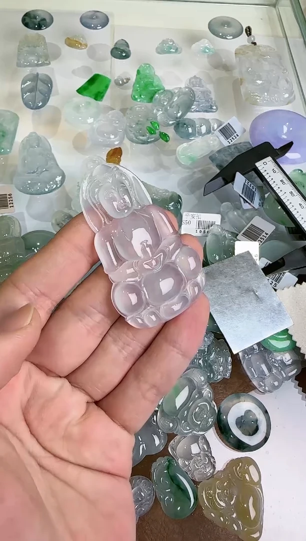 【闪购商品】翡翠吊坠(不含链)未镶嵌··