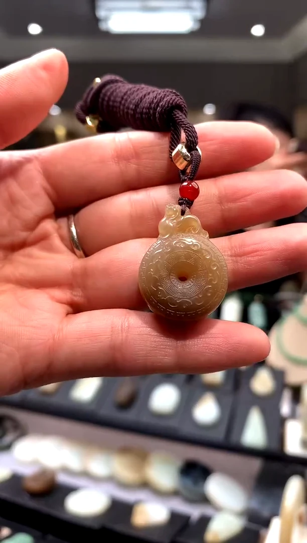 和田玉未镶嵌颈饰挂件