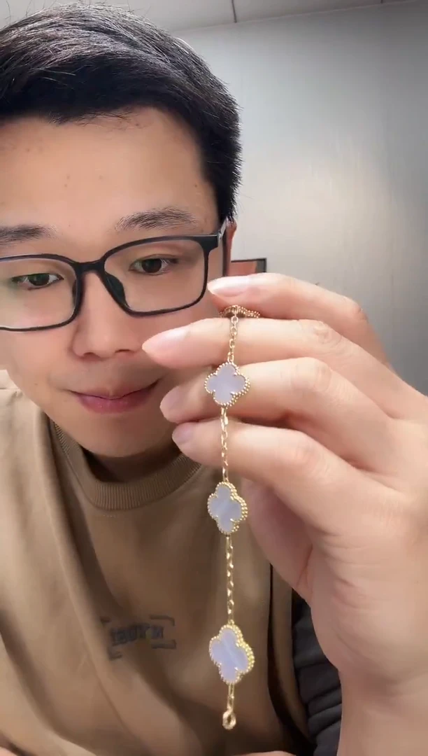 18K金镶嵌手链玛瑙/玉髓絽*吕紫色k黄，五花手链