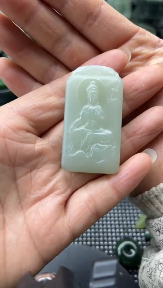 未镶嵌和田玉珠宝半成品菩萨